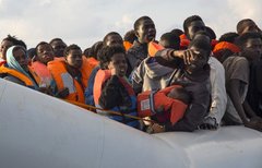 Flüchtlingsboot (Foto: epd/D. Campailla)