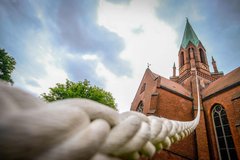 Der Festmacher-Tampen an der Christus- und Garnison-Kirche: Ein beeindruckendes Fotomotiv. Foto: Jens Schulze