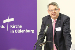 Kreispfarrer Lars Dede berichtete aus dem Kirchensteuerbeirat.